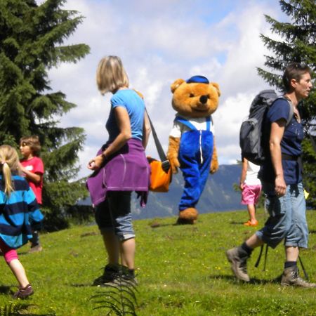 Dachstein West Hotel Gmbh-Kirchenwirt Russbach Russbach am Pass Gschutt Bagian luar foto