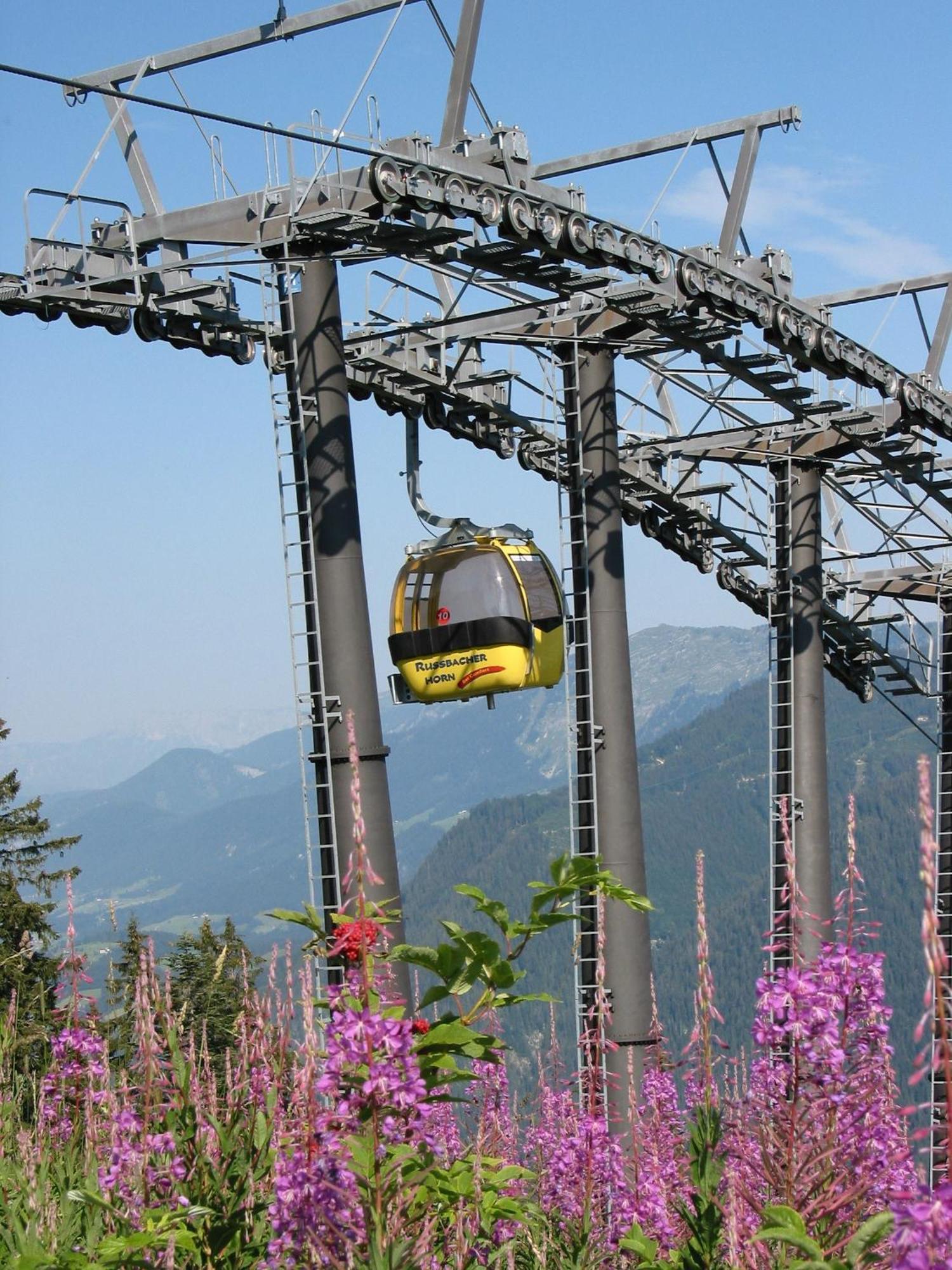 Dachstein West Hotel Gmbh-Kirchenwirt Russbach Russbach am Pass Gschutt Bagian luar foto